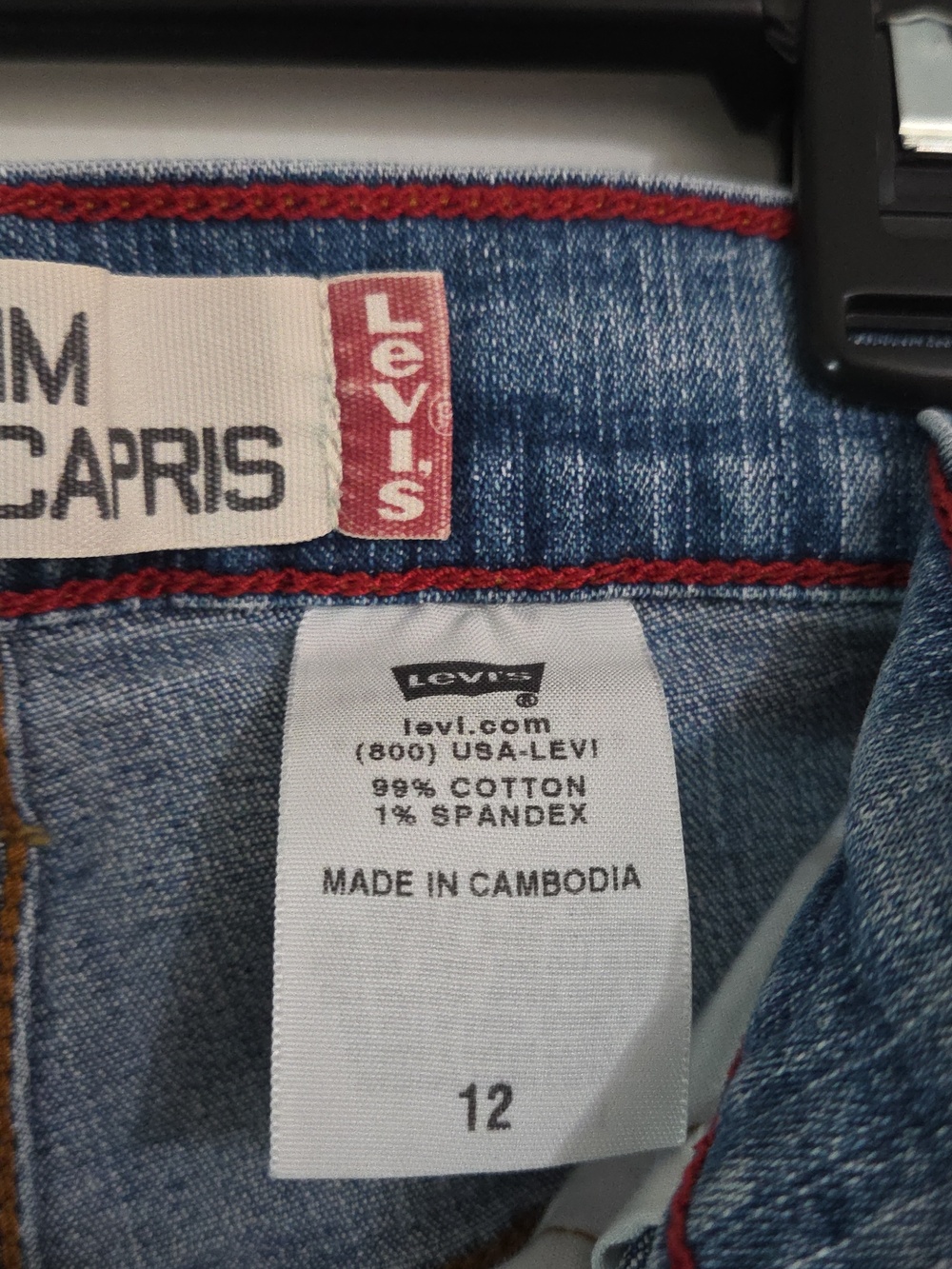 Levi Strauss Classic Slim Capris - Picture 5 of 6